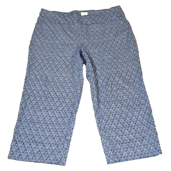 Yarn & Sea Pants - Yarn & Sea Blue White Geometric Patterned Capris Plus Size 16W